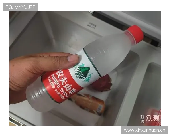 张楠家的冰箱里居然塞满了能量胶，连瓶装水都得排队放？